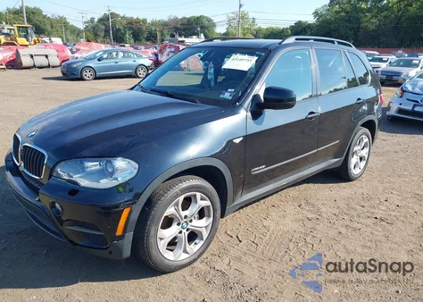 2013 BMW X5 xDrive35I/xDrive35I Premium/xDrive35I Sport Activity z USA, uszkodzony, nr VIN 5UXZV4C53D0E11455